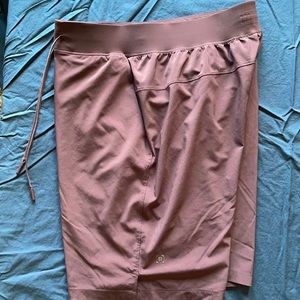 LULULEMON M's T.H.E. Short (no liner) Size Medium